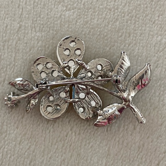 Vintage Yellow Crystal Rhinestone Flower Brooch Pin - Picture 3 of 4